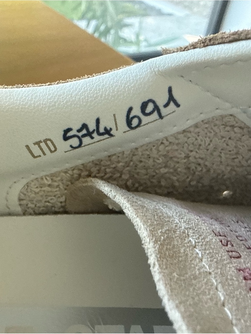 Golden Goose Sneakers - Picture 7 of 9